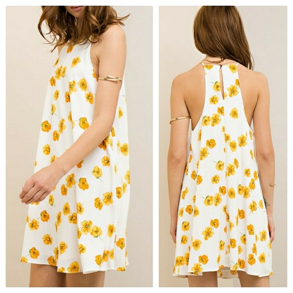 Dresses & Skirts - Daisy floral sundress